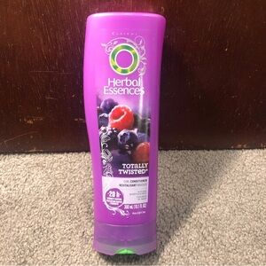 Herbal Essences Totally Twisted Curl Conditioner w/ Berry Essences 10.1oz